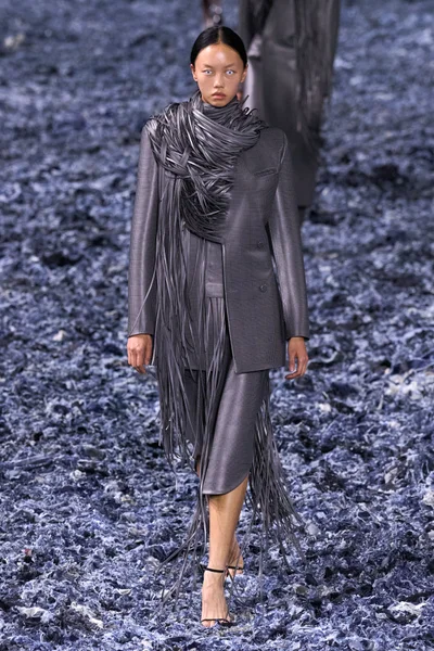 Look 19